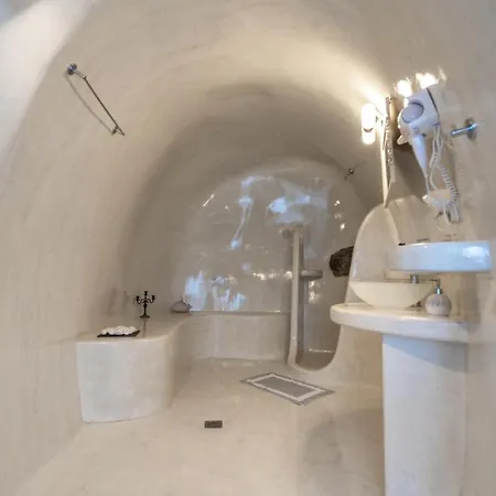 Beautiful 4-bed Cave House Near Private Pool *