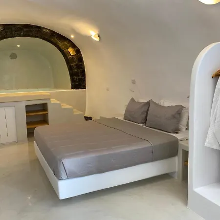 Holiday home Beautiful 4-bed Cave House Near Private Pool Fira (Santorini)